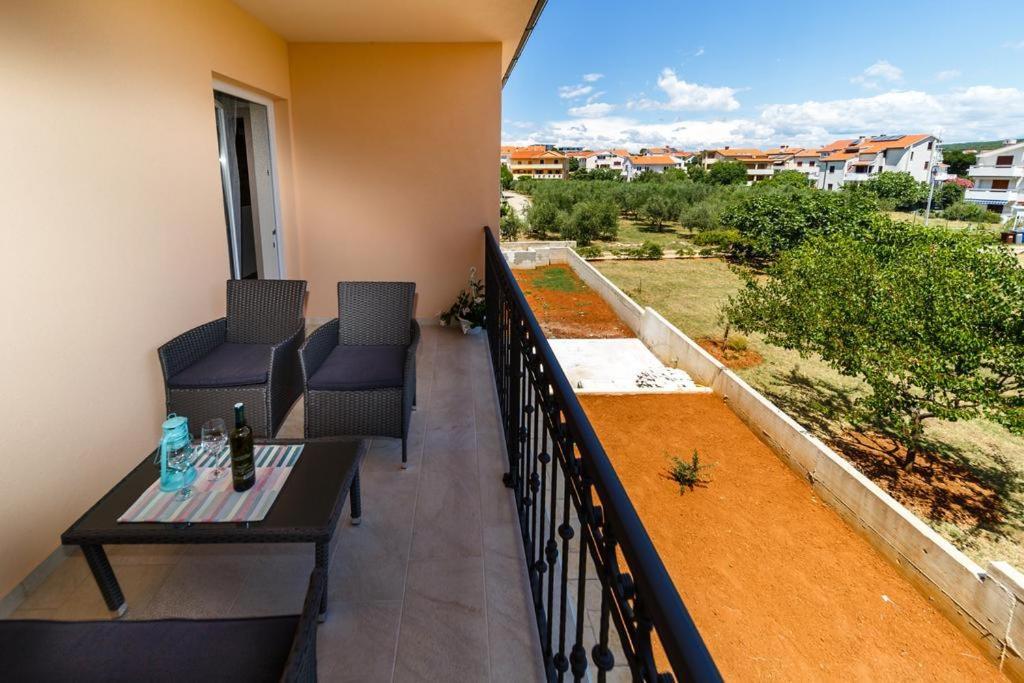 Apartments Leondori Krk Town Exterior photo
