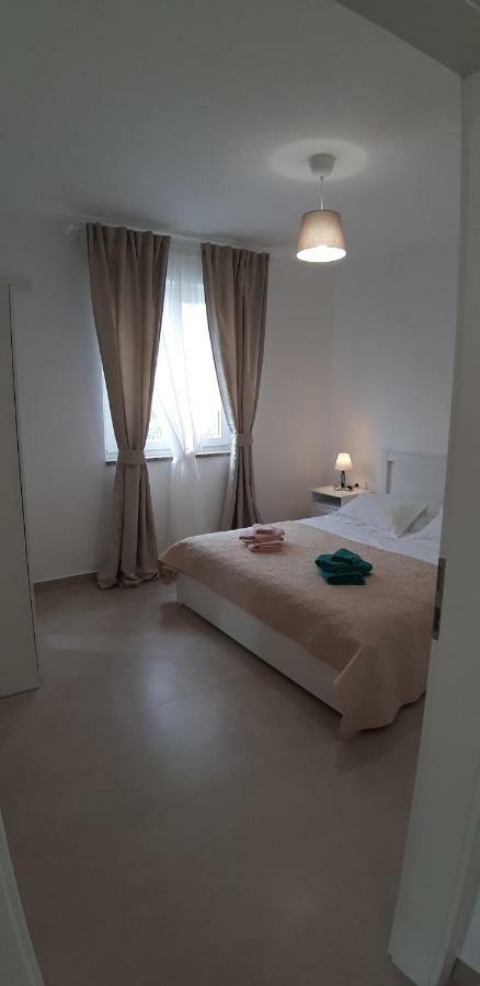 Apartments Leondori Krk Town Exterior photo