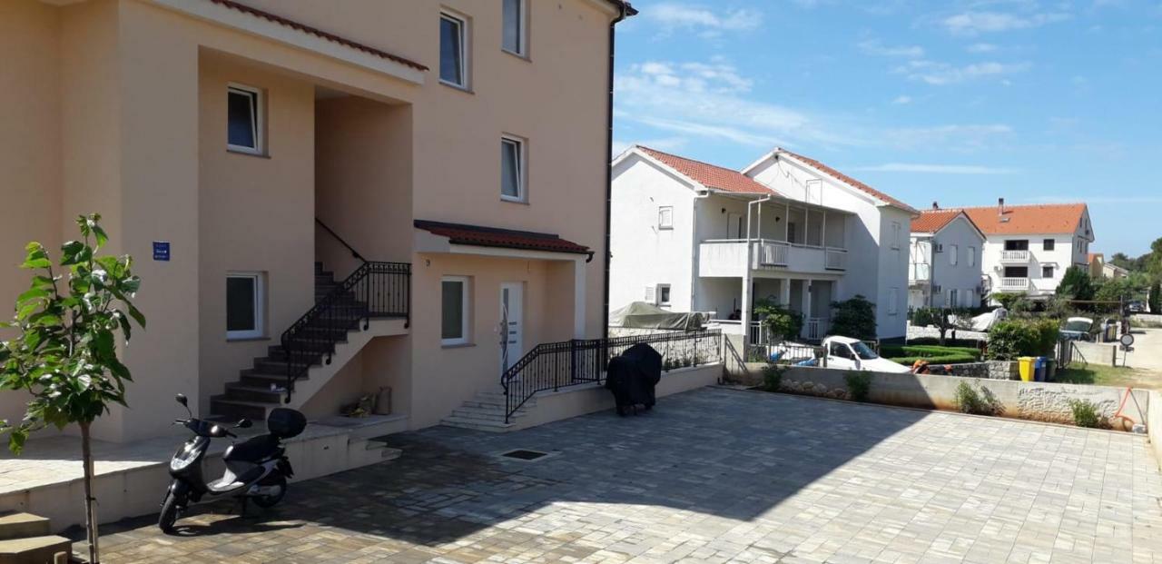 Apartments Leondori Krk Town Exterior photo