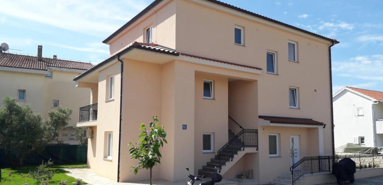 Apartments Leondori Krk Town Exterior photo